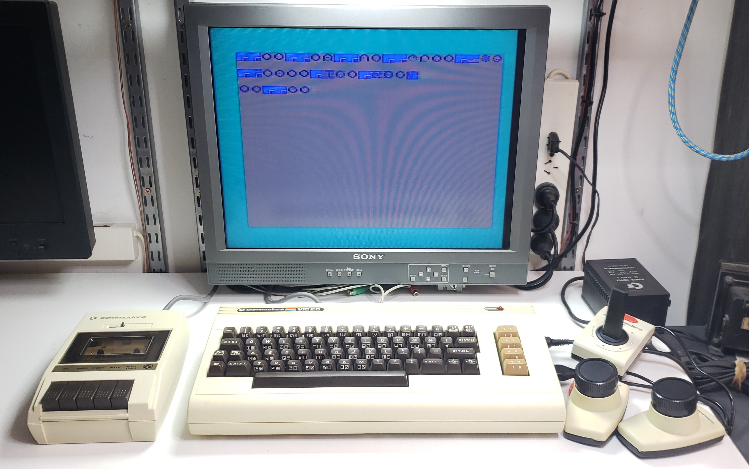 Commodore VIC20: P1268472 - 001