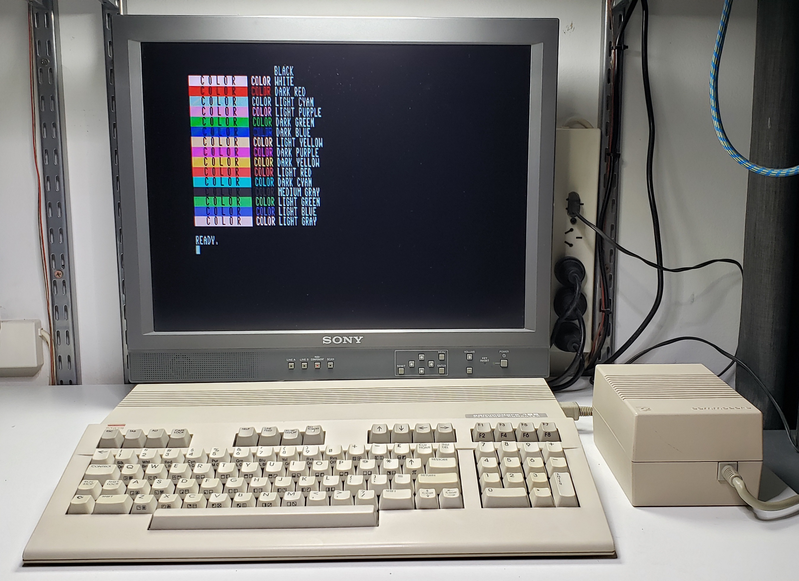 Commodore C128: CA1977085 - 001