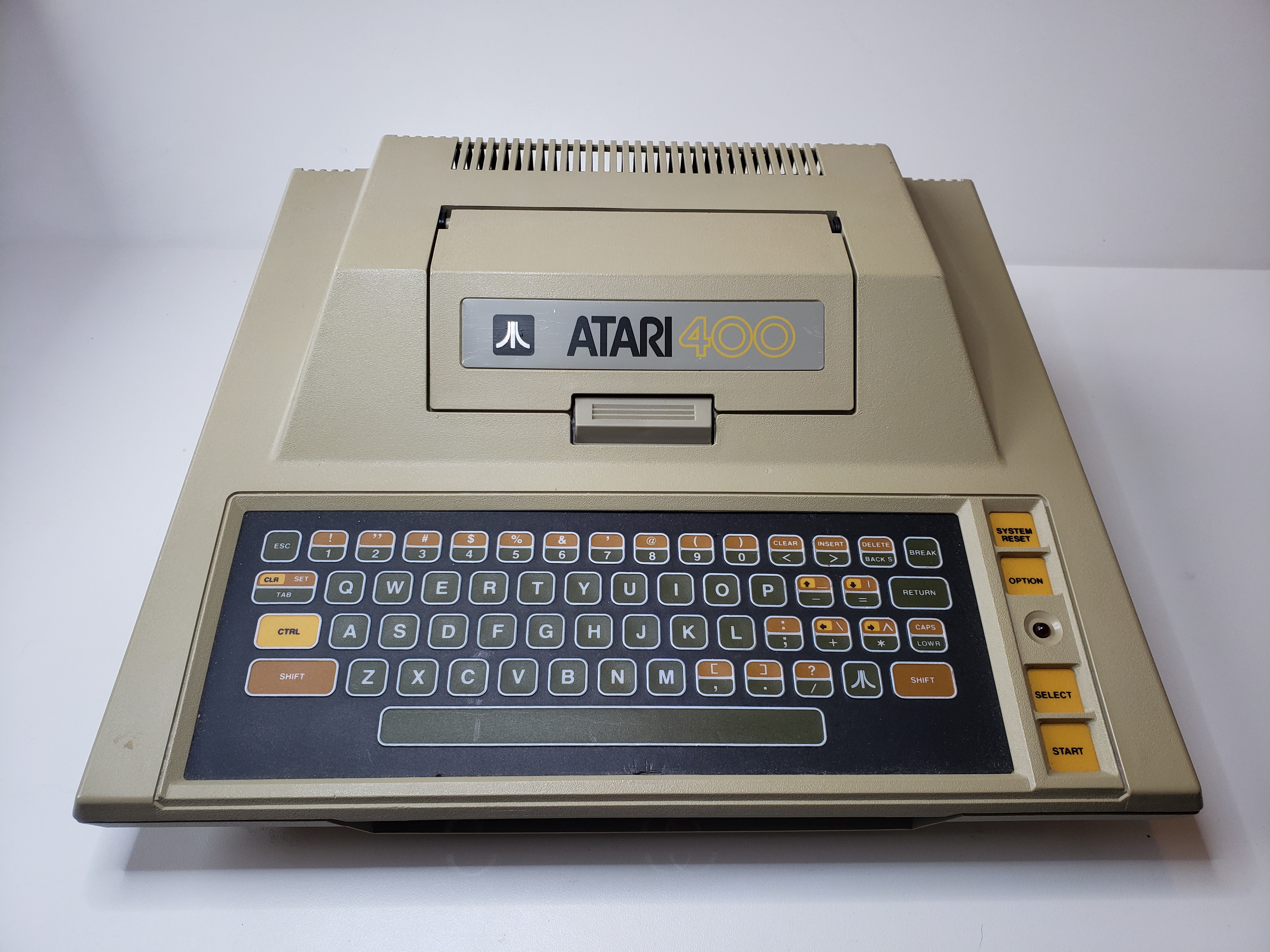 Atari 400: AV 522775 - Computadora