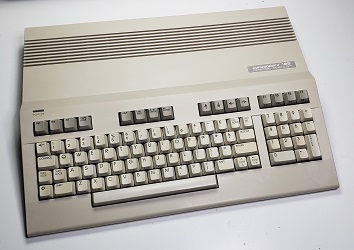 Commodore C128: CA1977085